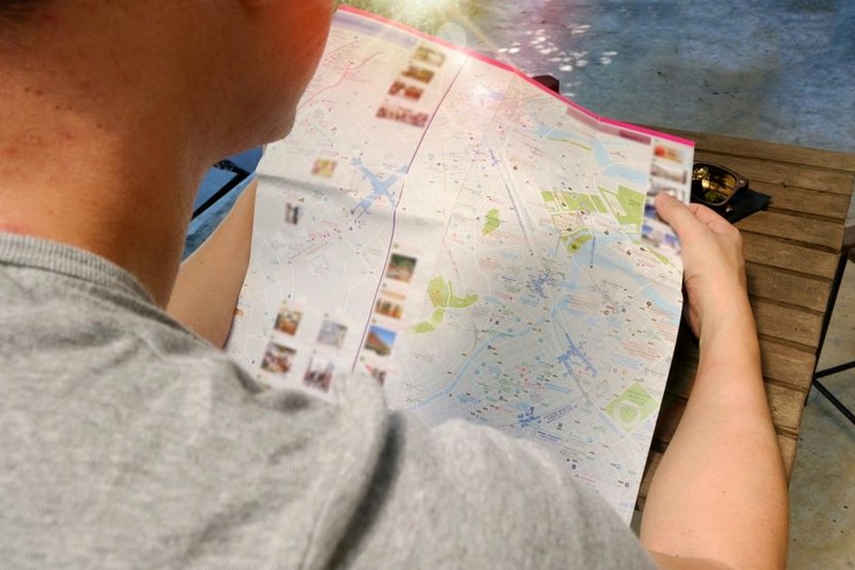 Travel map with route notes